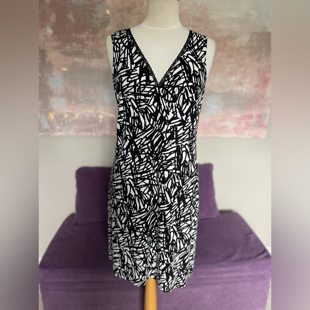 Tommy Bahama black & white v neck midi sleeveless dress size M